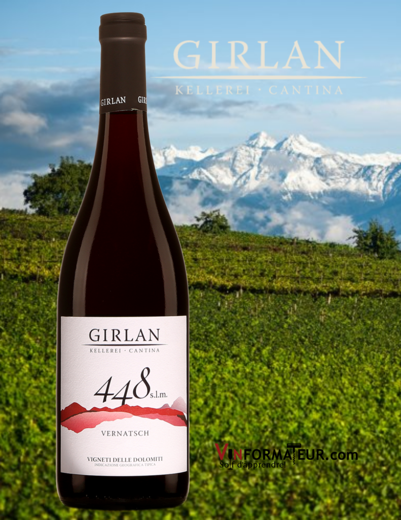 Bouteille de vin Girlan s.l.m. 448 avec montagnes en background