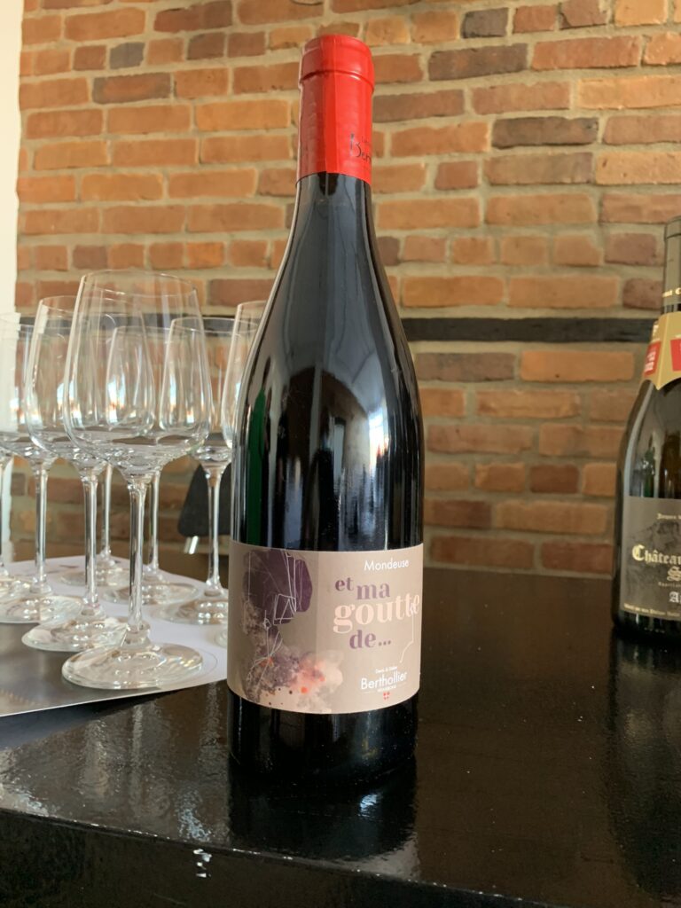 Bouteille de Et ma Goutte de…, Mondeuse, AOC Vin de Savoie, Maison Berthollier, biodynamie, sans sulfite, vin rouge, 2020