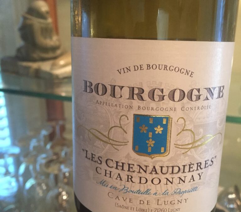 Bourgogne blanc, Chardonnay, Les Chenaudières, Caves de Lugny, 2017. Courrez acheter ce vin! Il offre un rapport qualité/prix exceptionnel !