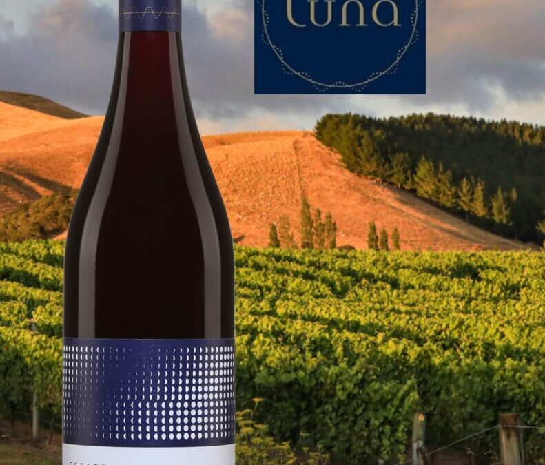 Luna, Pinot Noir, 2020 de Nouvelle-Zélande généreux et classique.
